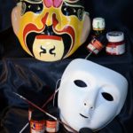 Fotografía Bodegón máscaras y pinturas